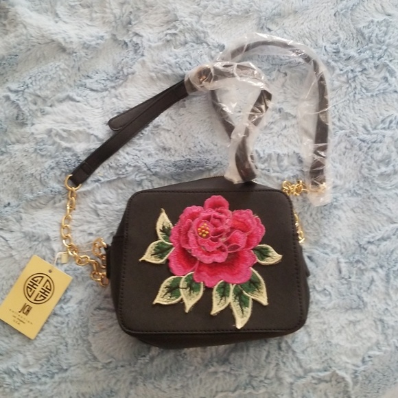 Beautiful embroidered purse - Picture 1 of 8